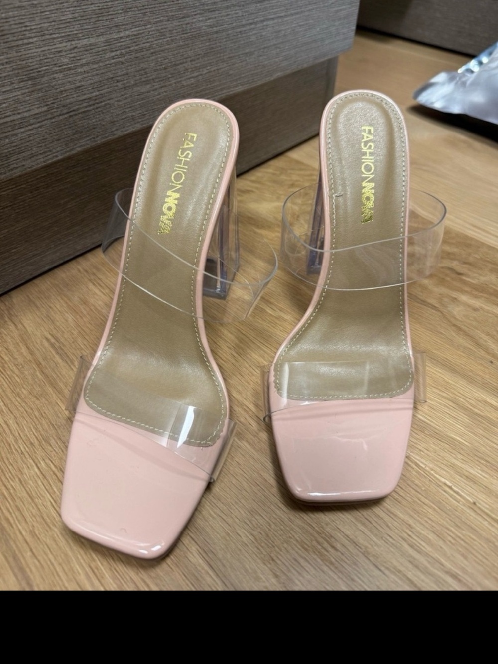 Fashion Nova sz 7 nude clear heels sandals